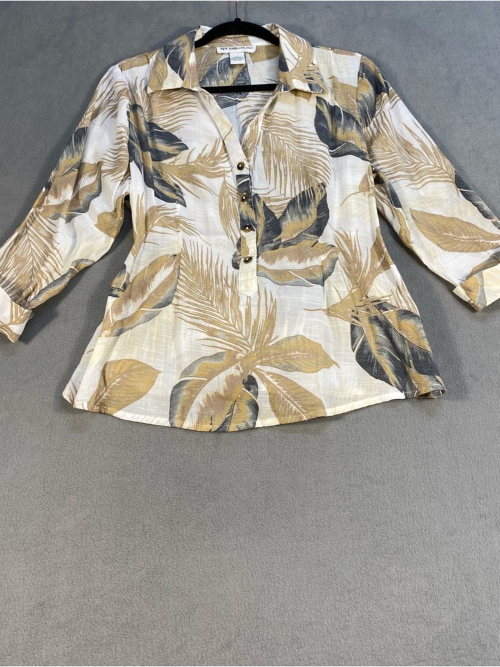 New York Clothing Company women’s white & tan tropical print 1/2 Button blouse,L